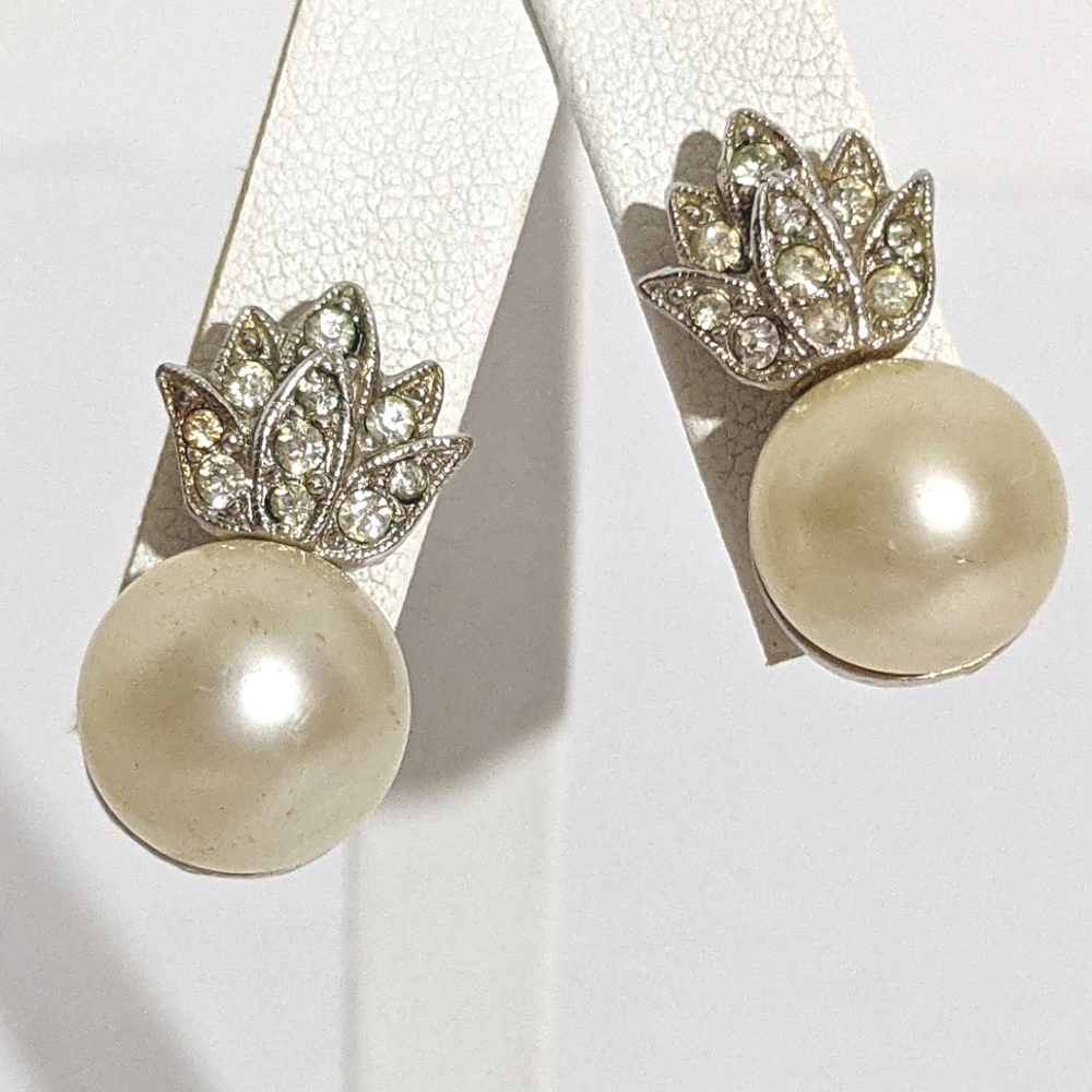 Vintage Marvella Rhinestone Pearl Clip Earrings